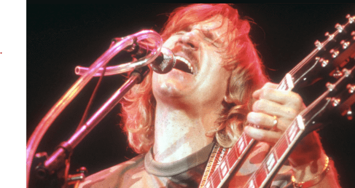 Legendary Eagles guitarist Joe Walsh and iconic songwriter Jimmy Webb delivered an emotional surprise in Wichita over the weekend, performing a stripped, intimate rendition of “Wichita Lineman” at Walsh’s VetsAid benefit concert — and fans are still talking about it.